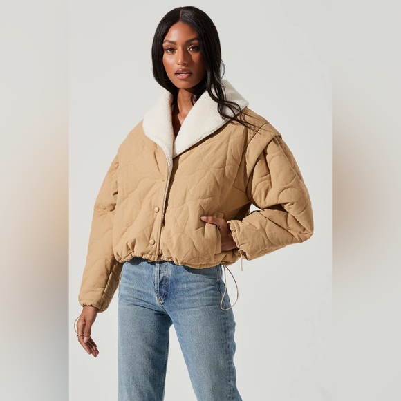 NWOT ASTR The Label Nadine Quilted Faux Shearling Jacket size S in Khaki - Picture 1 of 16